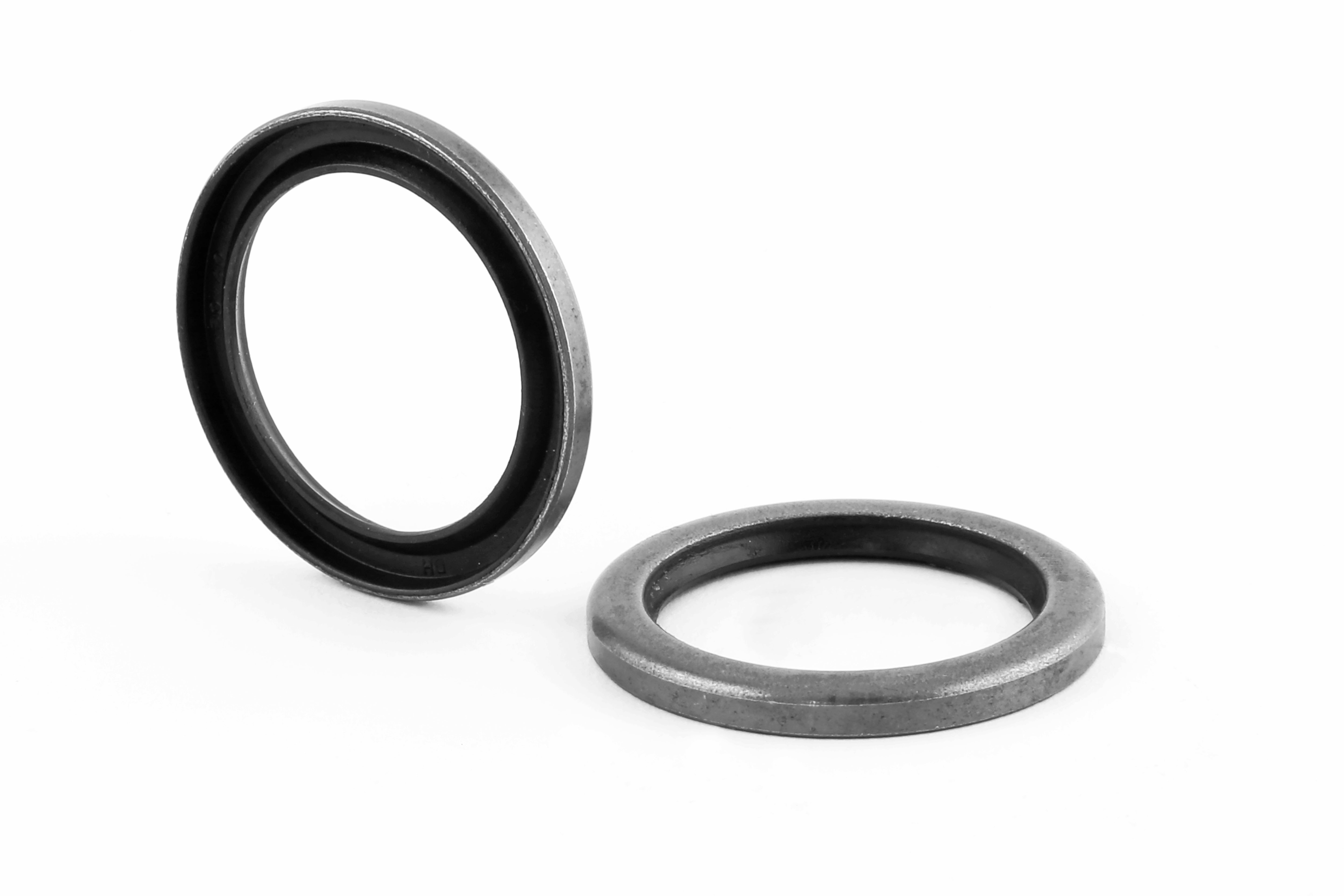 Paraoli con esterno in metallo tipo "L"